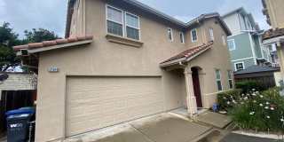 Beautiful & Spacious 3 Bedroom, 2.5 Bathroom Hayward Home – Prime Residential Location W Laundry, Backyard & Two Car Garage Gallery 1