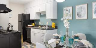 Edgewater Village Apartments Gallery 11