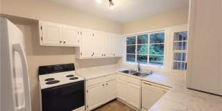 1321 Stillwood Drive NE Unit B Gallery 5