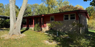 short term lease available 4-Bedroom, 1.5 Bathroom, Ranch Home, Updated Kitchen, pets welcome Gallery 1