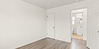 Recently Remodeled 1 Bedroom Duplex Unit Looking for a new tenant! Gallery 11