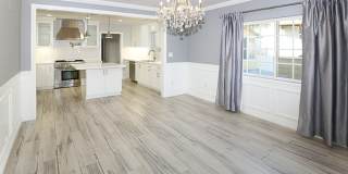 Gorgeous 3 Bedroom | 2 Bath Gallery 9