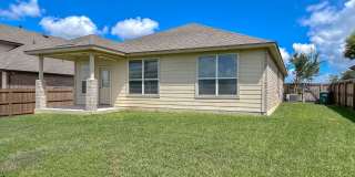 One-Story Home with Office in Bridlewood Park, Live Oak Gallery 28