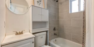 The Avenue at 3060 Gallery 5