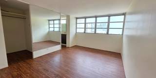 AVAILABLE NOW! Spacious and bright 2 bed, 2 bath, 1 parking unit on Ward Ave Gallery 6