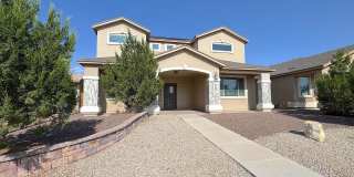 East El Paso 4bed/2.5bath Refrig A/C with Solar Panels! Gallery 1