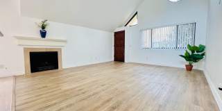 Beautifully Vista Upgraded Upstairs Corner Condo Gallery 14