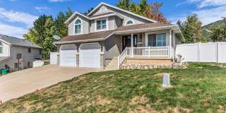 Spacious Multi-Level Layton Home with Fenced Yard & Modern Finishes Gallery 1