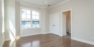 Charming 4 Bedroom-No Broker Fee Gallery 3