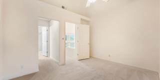 Charming Guard-Gated Southwest Las Vegas Townhome with Fireplace & Golf Course Views! Gallery 21