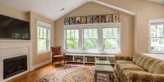 4519 N Sacramento Avenue Gallery 10