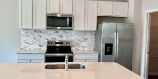 Large 4 Bed, 3 Bath Home with Loft – Built in 2024! Gallery 10