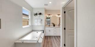 131 N Un St Gallery 37