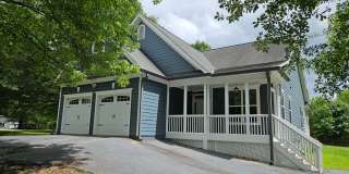Spacious Hiram House on 1.37 Acres Gallery 1