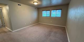 2 Bedroom, 1 Bath Condo Gallery 3