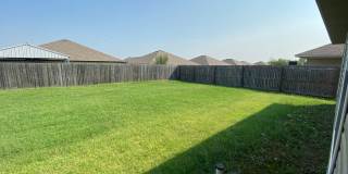 Charming 4 bed 2 bath in Hunters Spring *  Mustang schools Gallery 35