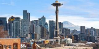 Top-Floor Corner Condo with Spectacular Views of the Space Needle & TWO Parking Spaces Gallery 18