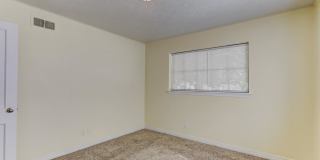Charming 2-Bedroom Home with Spacious Backyard & Great Location Gallery 23