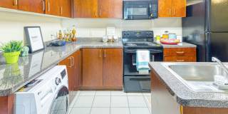 100 Midtown Gallery 17