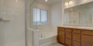 Available for move-in on 05/15/26- 3bed/2.5bath in Aurora! Gallery 18