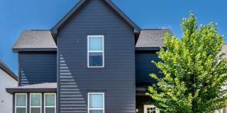 Bright & Beautiful 2BR/3BA Fayetteville Home Gallery 1