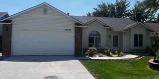 11283 Glen Ellyn | Hardwood Floors, Oversized Covered Patio, Centrally Located! Gallery 1