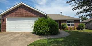Fully Furnished 4BR Home with Fenced Yard & 2-Car Garage in Stoneburrow Gallery 27