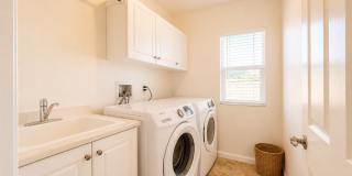 Spacious 5 (or 6) Bedroom House with attached ADU in Winchester for Rent Gallery 30