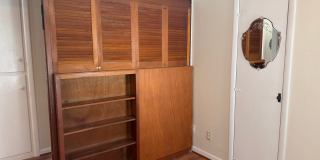 Beautifully updated 3-bedroom 1 bath duplex in Springfield! Gallery 23