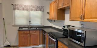 Beautiful 3 bed/2 bath On South Hill! Gallery 5