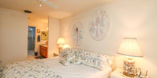 ** SMOKEHOUSE BAY OF MARCO ** 2/2 SEASONAL UNIT ON MARCO ISLAND AVAILABLE ** BEST WATERWAY VIEW HERE ** Gallery 67
