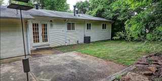 Available August 1st!  3-Bedroom, 1-Bathroom Home, Near Downtown Fayetteville Gallery 16