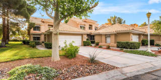 Charming Guard-Gated Southwest Las Vegas Townhome with Fireplace & Golf Course Views! Gallery 1