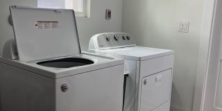 Beautiful 2 bedroom/2.5 bath in the heart of East Austin Gallery 16