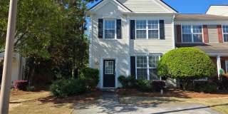 Rare 3 bed 2.5 bath Townhome located in Kennesaw Gallery 1