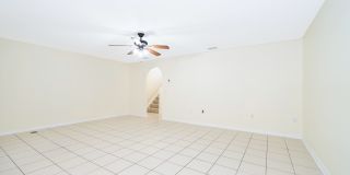Beautiful 3/2 townhome Gallery 4