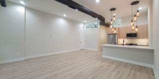 3829 N Southport Gallery 17