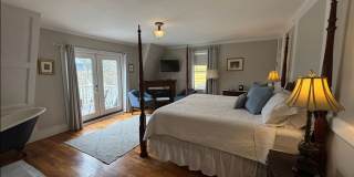 Thornewood Inn Gallery 1