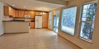 Townhouse, 2BD/1.5BA Condo, Radiant Heat Floors Incl Garage Gallery 1