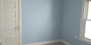 177 N Riverbank Street Gallery 13