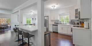 1714 Costado St Gallery 14