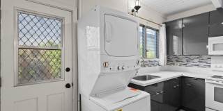 Renovated Tropic Gardens Town House for rent! Gallery 3