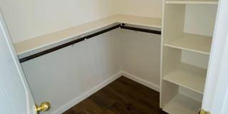 Gorgeous Remodeled Spacious 4 bedroom Gallery 35