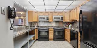200 N PICKETT Gallery 29