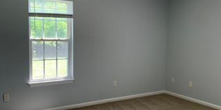 3 BD, 2 BA House: Freshly Painted + New Flooring + Available Now! Gallery 16
