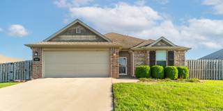 Centerton Charm: 3-Bedroom, 2-Bathroom Rental Oasis Gallery 1