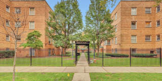 4935 N Wolcott Avenue Gallery 1