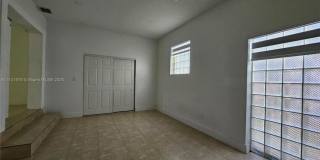 1003 N 17th Ave Gallery 7