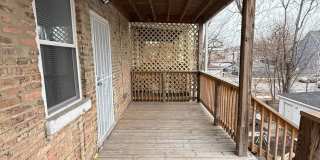 4907 W Walton Street Gallery 16