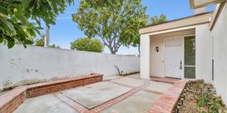 "Rare Single-Story Remodel: Modern 3BR End-Unit in University Park Gallery 39